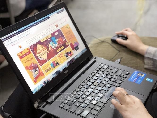 Hiện trạng và triển vọng 2026 2 thuong-mai-dien-tu-090421.jpg