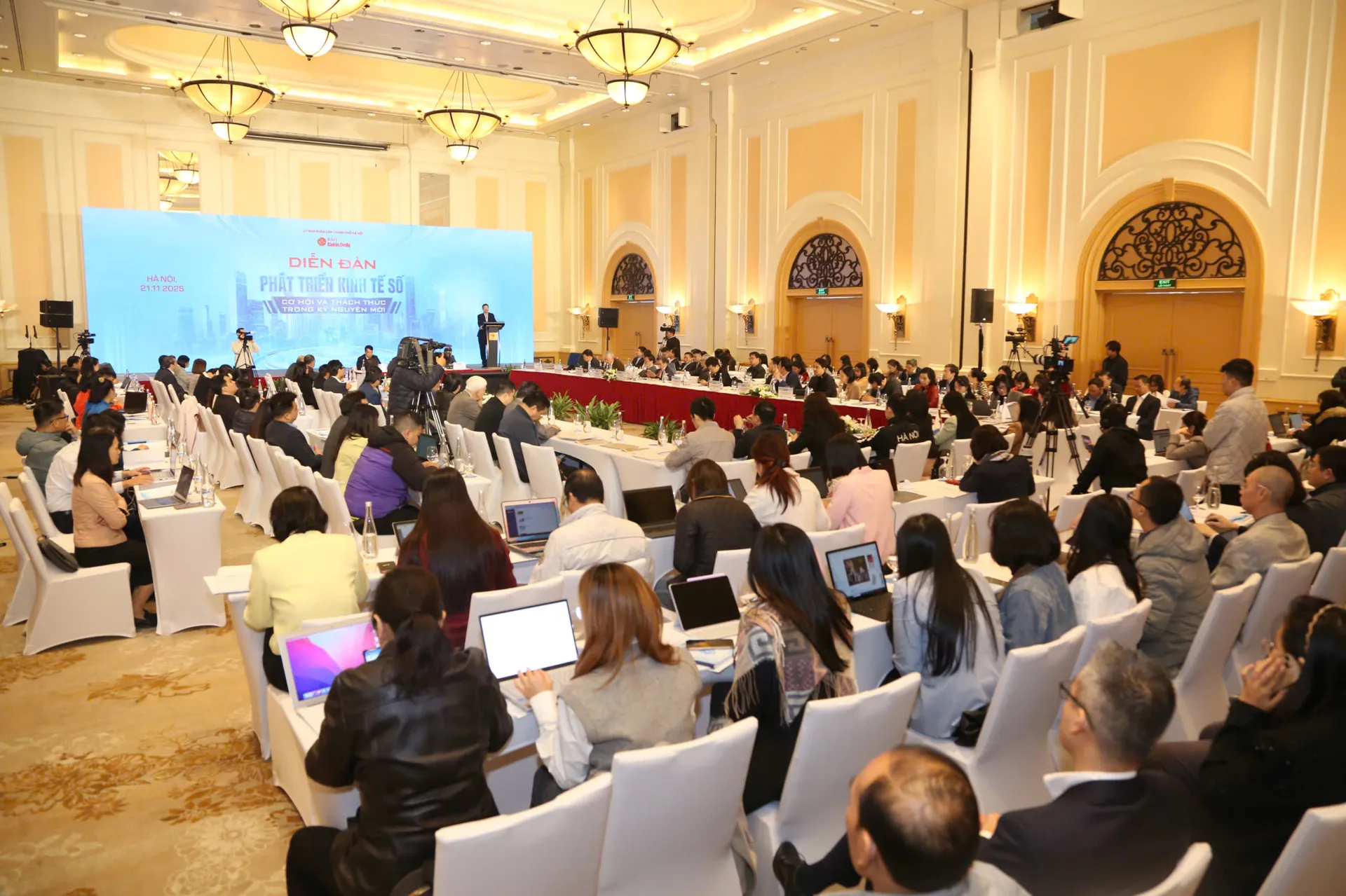 Hình ảnh 5 toan canh dien dan 1763710335