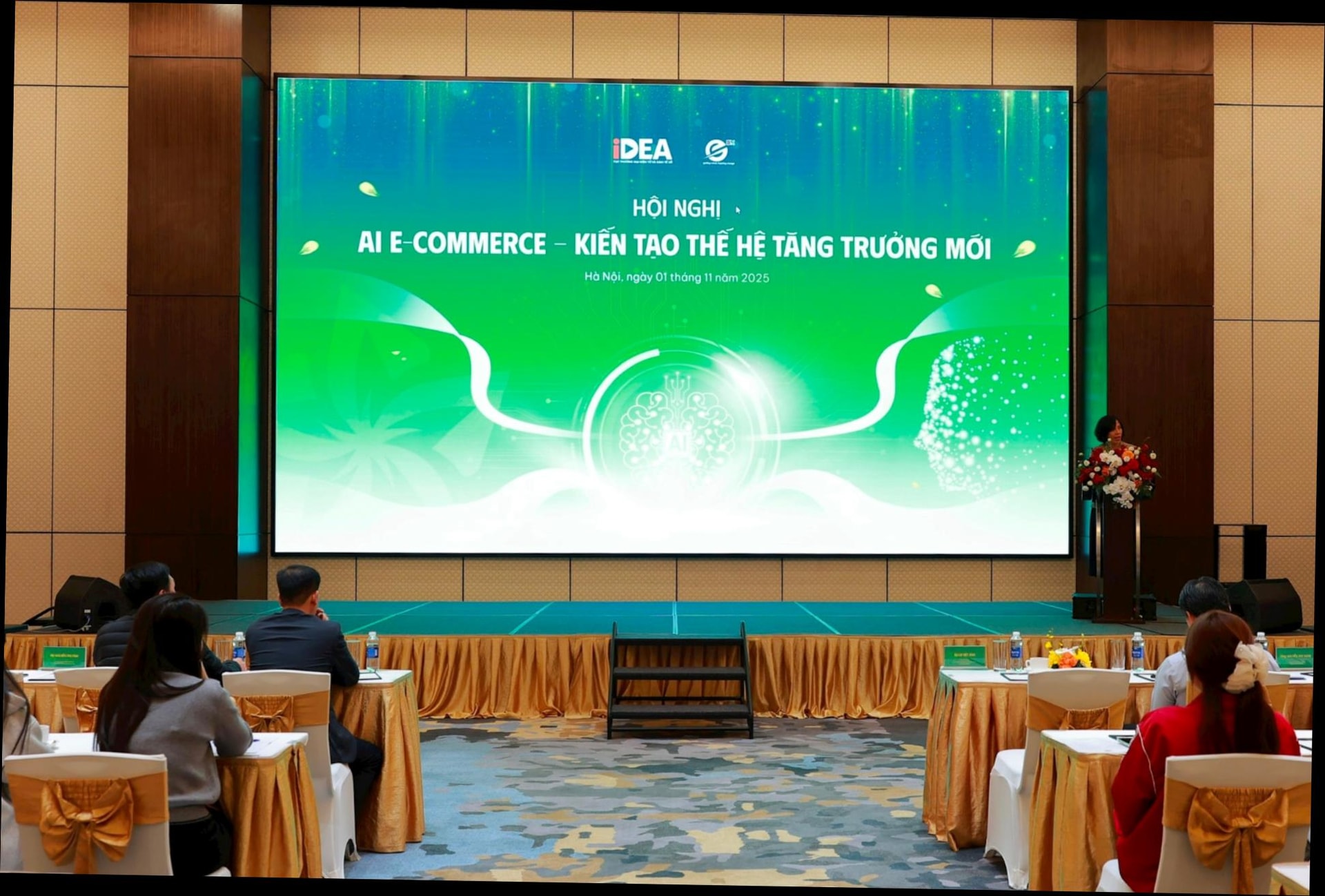 AI Commerce – Động lực kiến tạo thế hệ tăng trưởng mới cho thương mại điện tử 1 toan-canh-hoi-nghi.jpg