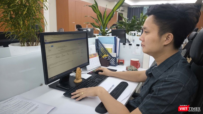 Việt Nam có nguy cơ tụt hậu nếu đợi hệ sinh thái AI chín muồi mới xây dựng luật, vì công nghệ luôn đi trước thể chế và chi phí điều chỉnh muộn thường rất lớn. vt-bo-tu-phap-6671-8887.jpg