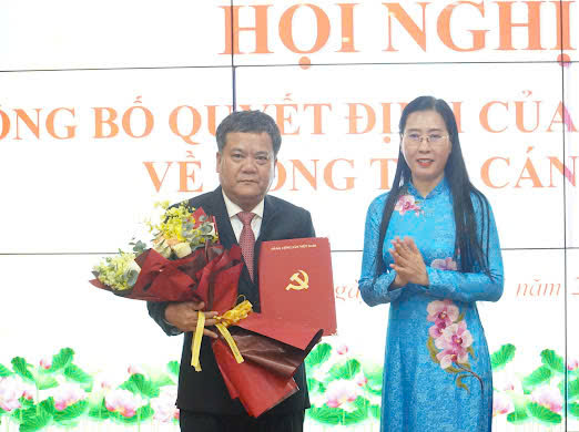 Điều động ông Trần Phong, Chủ tịch UBND tỉnh Quảng Trị giữ chức Phó Bí thư Tỉnh ủy Khánh Hòa 1 Ông Trần Phong giữ chức Phó bí thư Tỉnh ủy Khánh Hòa - Ảnh 1.