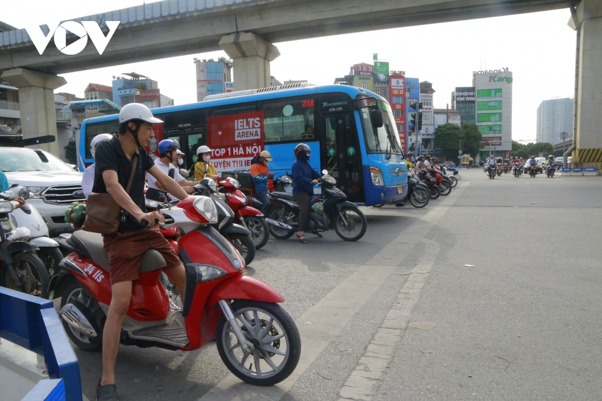 ha noi sap van hanh 1.837 camera ai, nhieu nguoi van vi pham ngay duoi mat than hinh anh 6