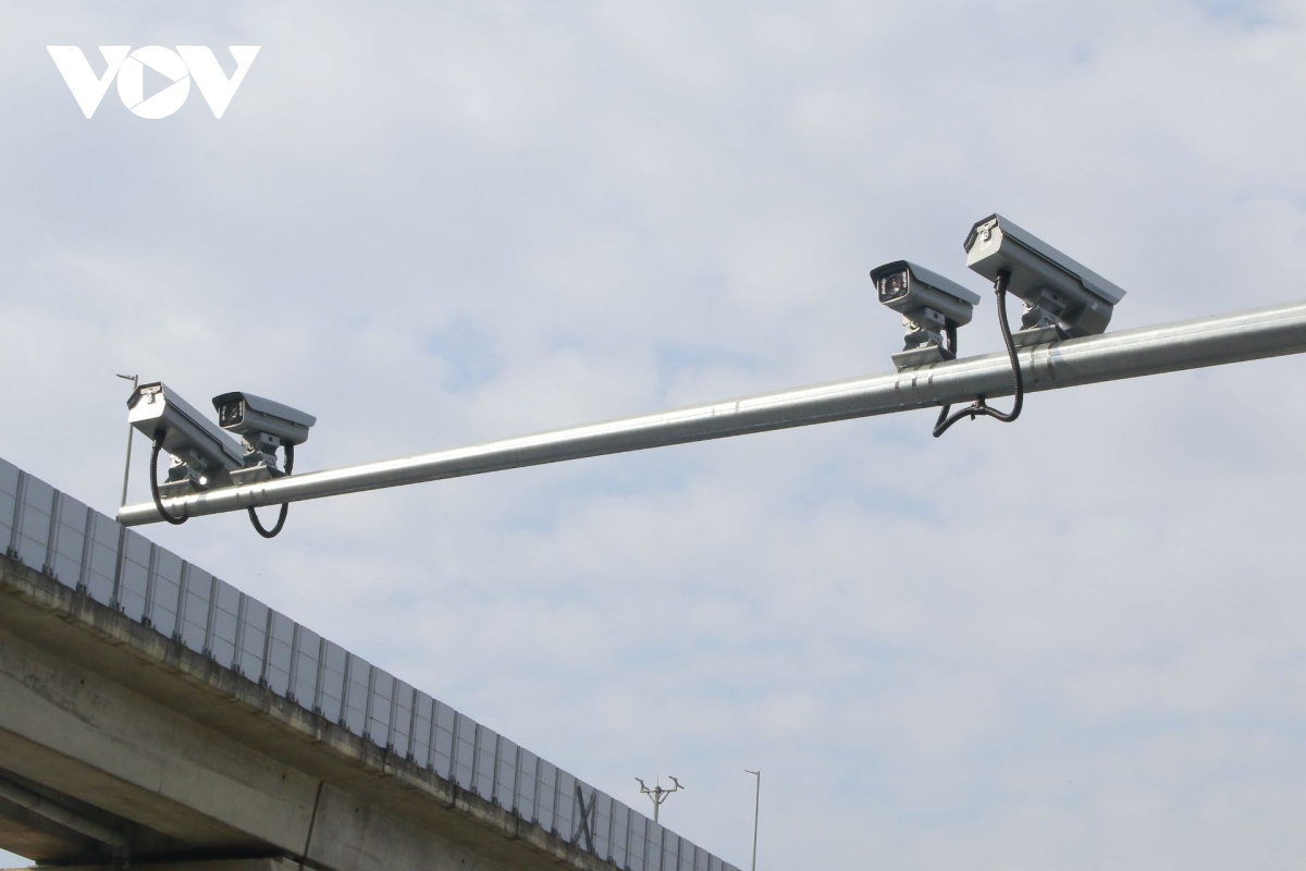 ha noi sap van hanh 1.837 camera ai, nhieu nguoi van vi pham ngay duoi mat than hinh anh 9