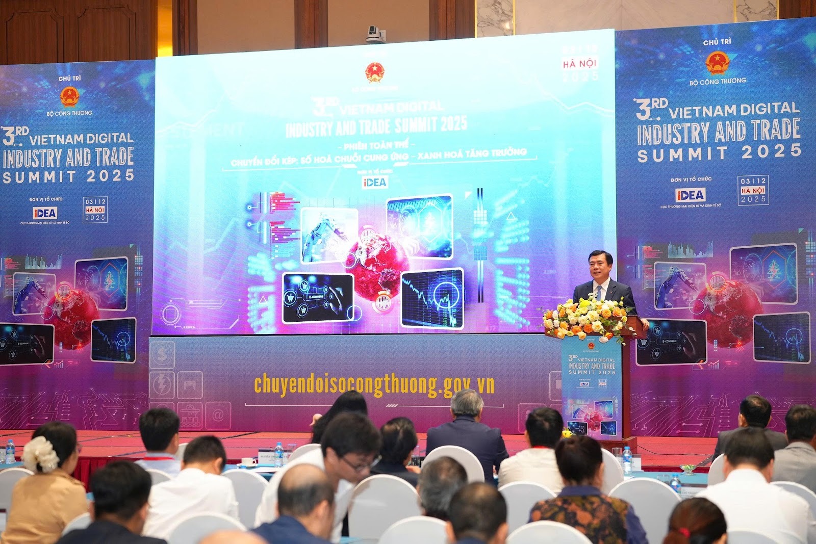 2025 12 03 06 17 351 b42b6