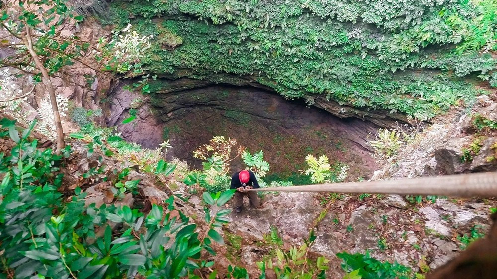 Hố sụt sâu 250m trong lòng Di sản thế giới của Việt Nam: Nghe tên đủ gây tò mò, chưa đến 10 người từng đặt chân tới đáy - ảnh 2