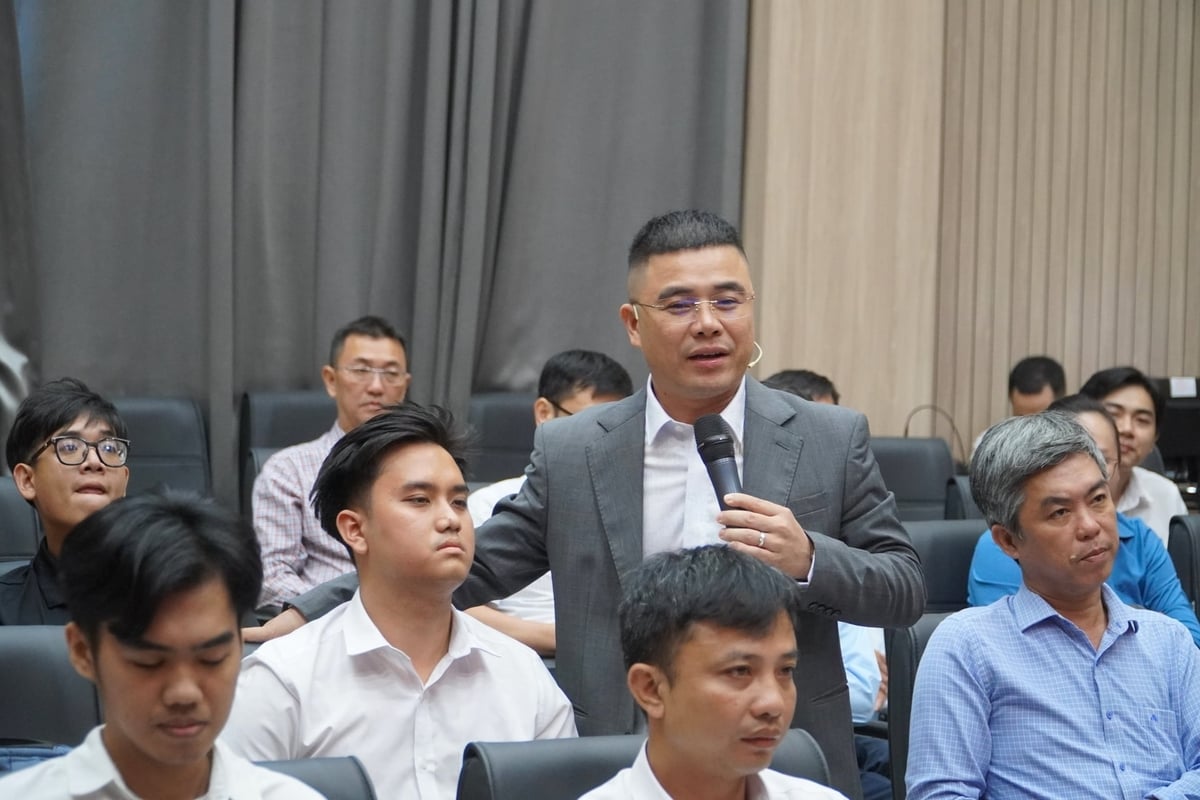 Chuyên gia hướng dẫn, nâng cao năng lực ứng dụng AI cho các cán bộ, công chức ngành Nông nghiệp và Môi trường ĐBSCL. Ảnh: Kim Anh. Chuyên gia hướng dẫn, nâng cao năng lực ứng dụng AI cho các cán bộ, công chức ngành Nông nghiệp và Môi trường ĐBSCL. Ảnh: Kim Anh.