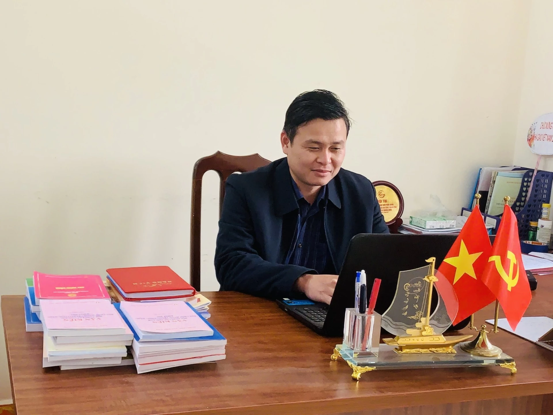 'Bảo vệ nền tảng tư tưởng của Đảng là trách nhiệm, cũng là sứ mệnh' 1 Anh Nguyễn Văn Giang hiện là giảng viên Khoa Xây dựng Đảng, Trường Chính trị Lê Duẩn - Ảnh: D.H