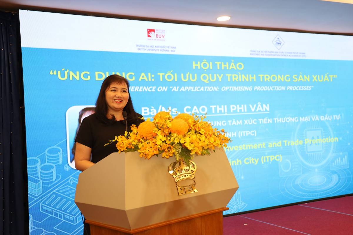Bà Cao Thị Phi Vân, Phó Giám đốc Trung tâm Xúc tiến Thương mại và Đầu tư Thành phố Hồ Chí Minh, phát biểu tại hội thảo Bà Cao Thị Phi Vân, Phó Giám đốc Trung tâm Xúc tiến Thương mại và Đầu tư Thành phố Hồ Chí Minh, phát biểu tại hội thảo