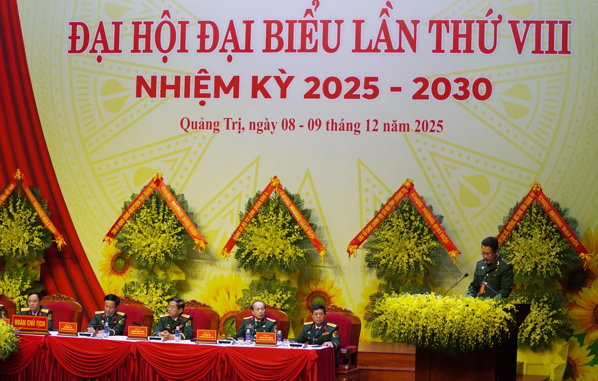 Đại biểu trình bày tham luận tại Đại hội binh-4