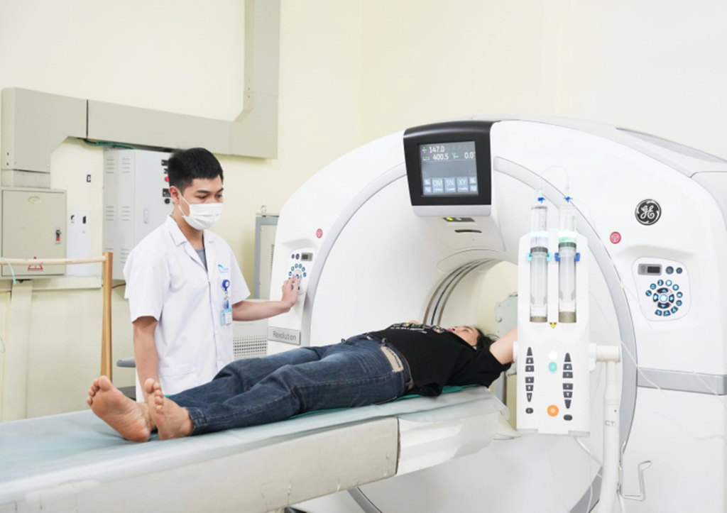 Bệnh viện Bãi Cháy đã đầu tư, triển khai thử nghiệm bộ xử lý hình ảnh AI hiện đại tại khoa Chẩn đoán hình ảnh để hỗ trợ bác sĩ đọc phim CT Scanner lồng ngực
