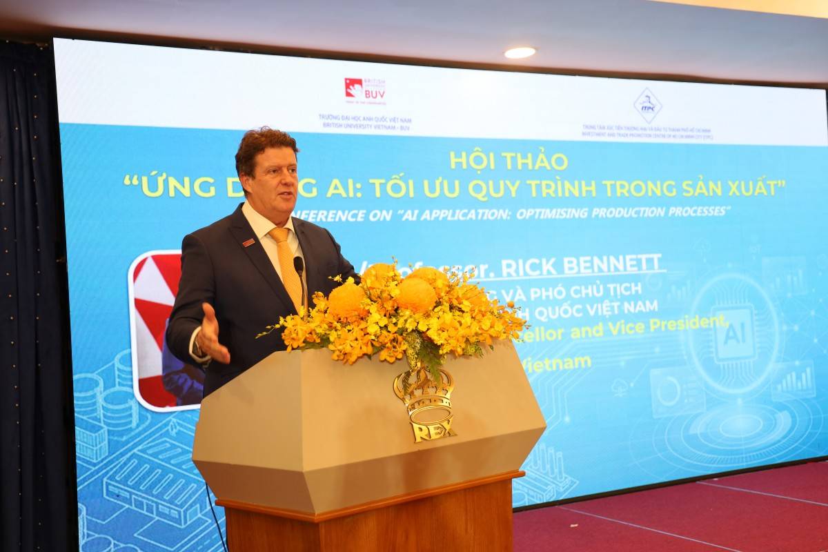 Giáo sư Rick Bennett, Phó Hiệu trưởng và Phó chủ tịch trường Đại học Anh Quốc Việt Nam Giáo sư Rick Bennett, Phó Hiệu trưởng và Phó chủ tịch trường Đại học Anh Quốc Việt Nam