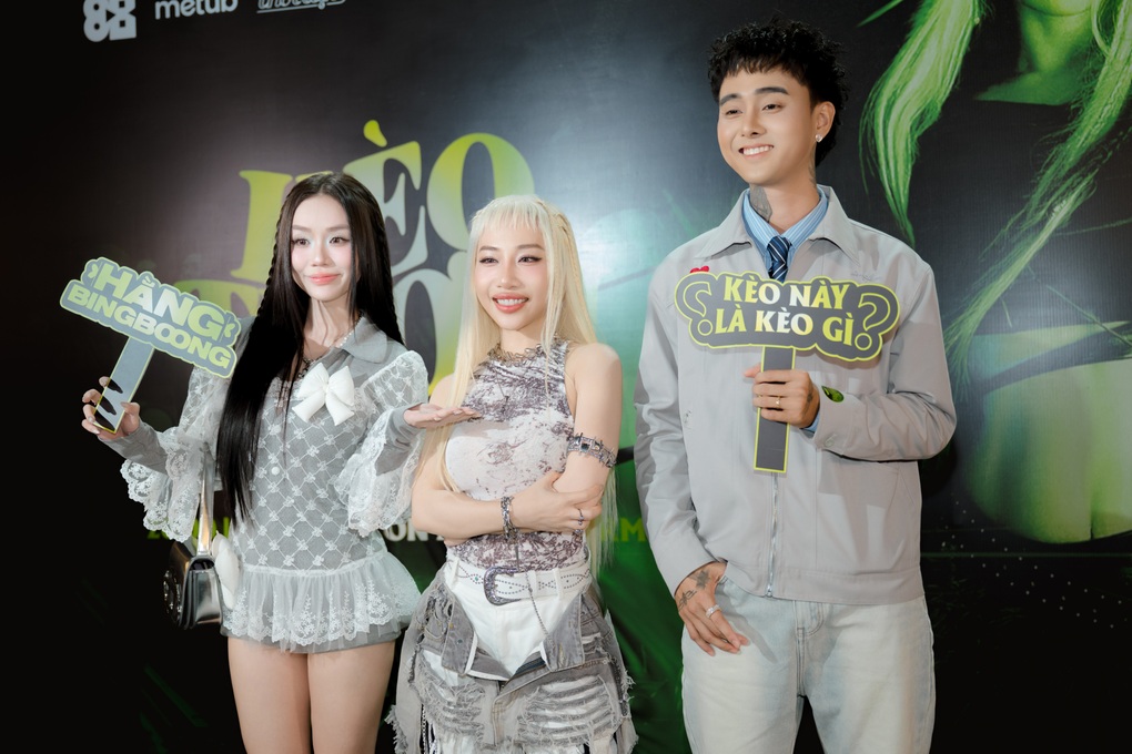 Hằng BingBoong kể cuộc điện thoại sau 10 năm với JustaTee khiến cô bật khóc - 2 Hằng BingBoong kể cuộc điện thoại sau 10 năm với JustaTee khiến cô bật khóc - 2