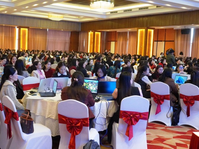 Gần 700 cán bộ, giáo viên mầm non tham gia tập huấn chuyển đổi số.