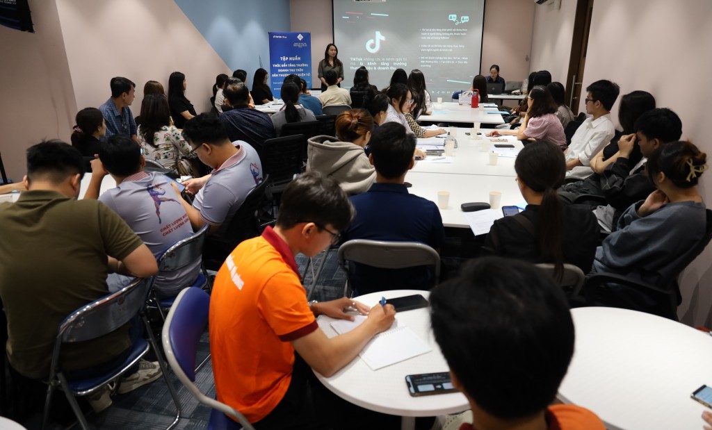 Số lượng nhà bán hàng trên sàn thương mại điện tử giảm mạnh