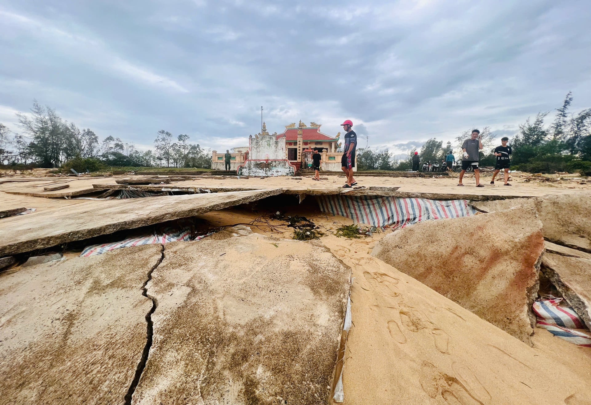 Nặng nỗi lo từ phía biển 14 nang noi lo tu phia bien 225155 372