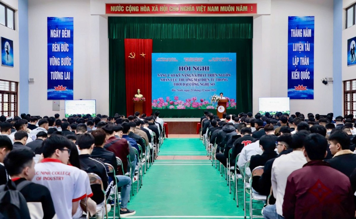 Sinh viên ứng dụng AI và nội dung số: Không chỉ biết dùng, mà phải làm đúng Sinh viên ứng dụng AI và nội dung số: Không chỉ biết dùng, mà phải làm đúng