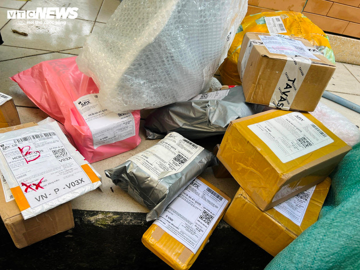 Rác thải nhựa từ thương mại điện tử có thể đạt 800.000 tấn vào 2030- Ảnh 1. Rác thải nhựa từ thương mại điện tử có thể đạt 800.000 tấn vào 2030- Ảnh 1.