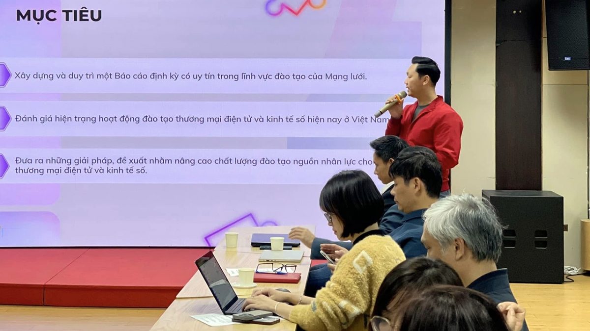 khao sat 250 truong Dai hoc Dao tao thuong mai dien tu chua dap ung yeu cau hinh anh 1