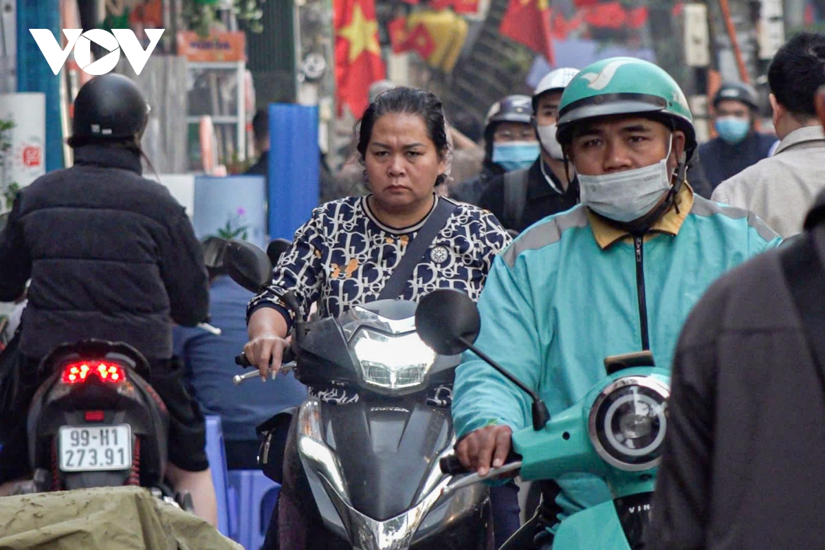 ha noi sap van hanh 1.837 camera ai, nhieu nguoi van vi pham ngay duoi mat than hinh anh 14