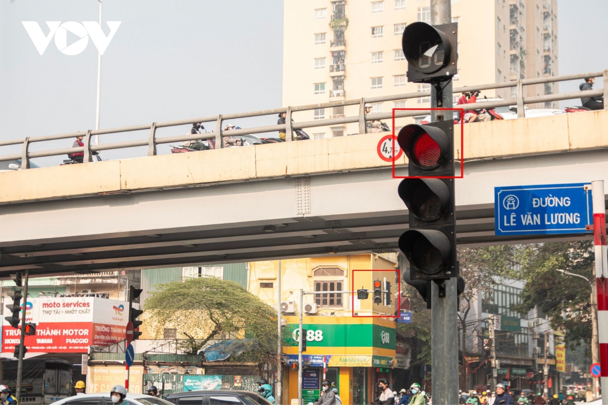 ha noi sap van hanh 1.837 camera ai, nhieu nguoi van vi pham ngay duoi mat than hinh anh 10