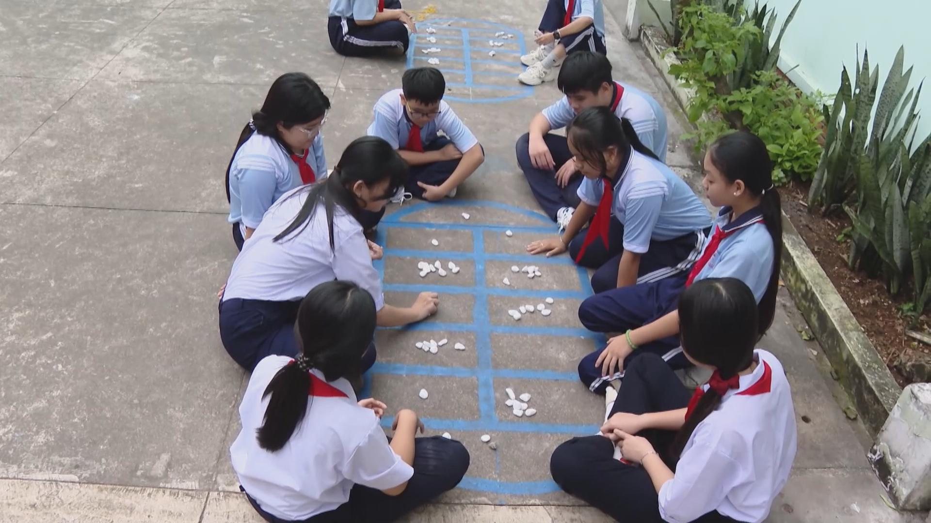 Vươn khơi - Ngày 21/12/2025 | Sân chơi hồi sinh khi giờ ra chơi “nói không” với điện thoại- Ảnh 1.