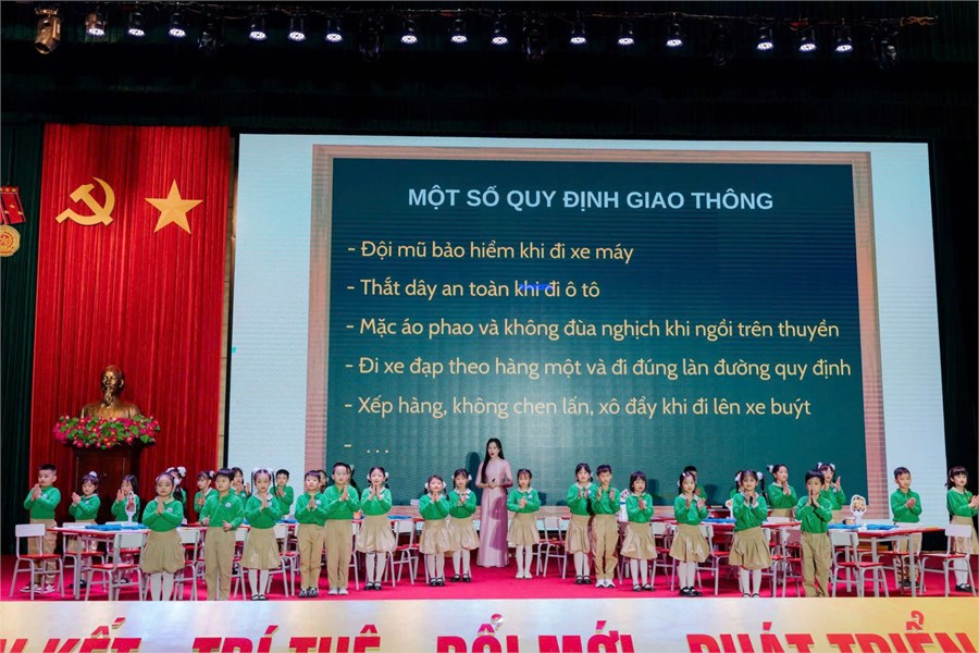 Nhấn vào ảnh để phóng to z7274487621820ae9ac9eff25a547414bdc2573315026f 291120251744