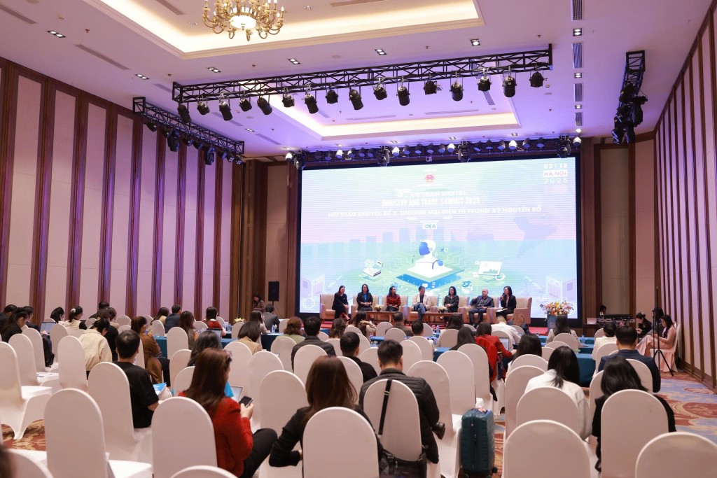Toàn cảnh buổi toạ đàm.
