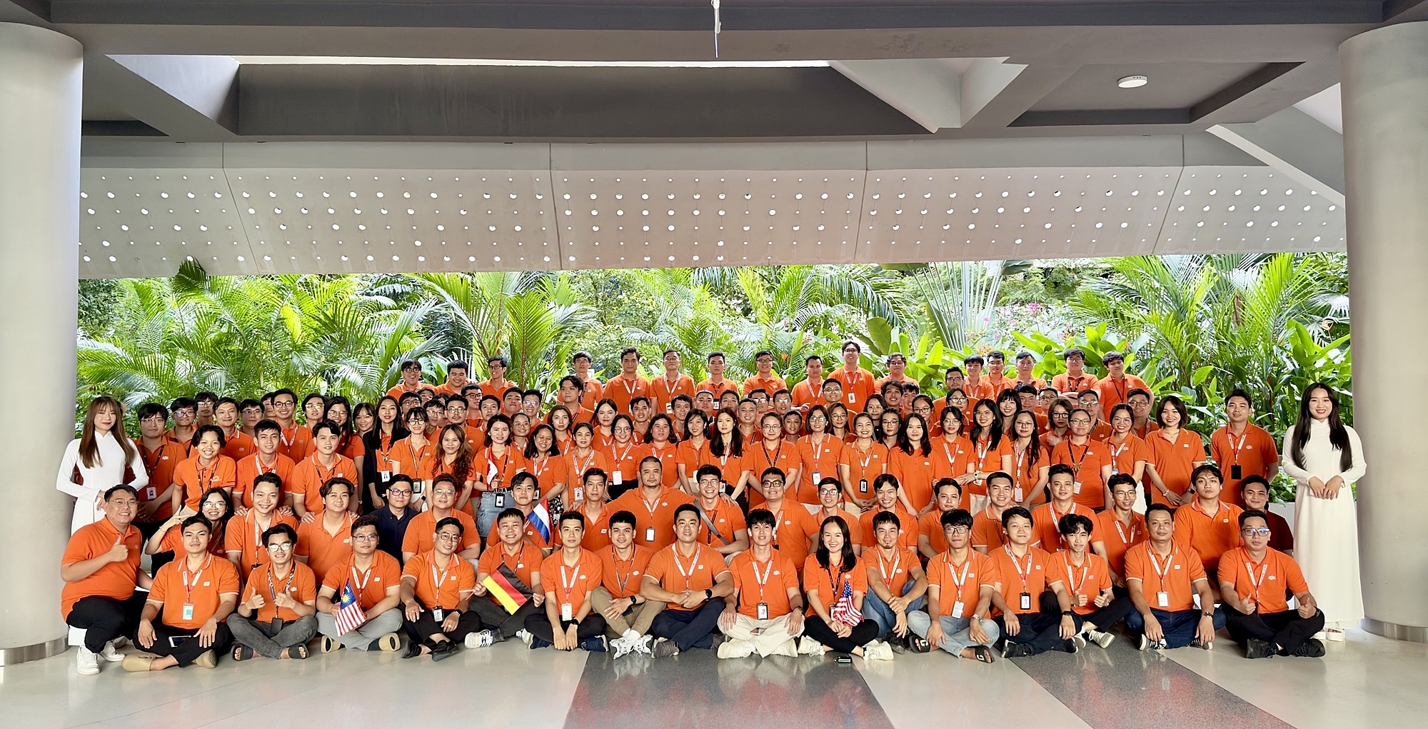 FPT 2026 - Lên mâm: 'Không phải khẩu hiệu, AI First phải trở thành công việc hằng ngày' 1 -5730-1769057119.jpg