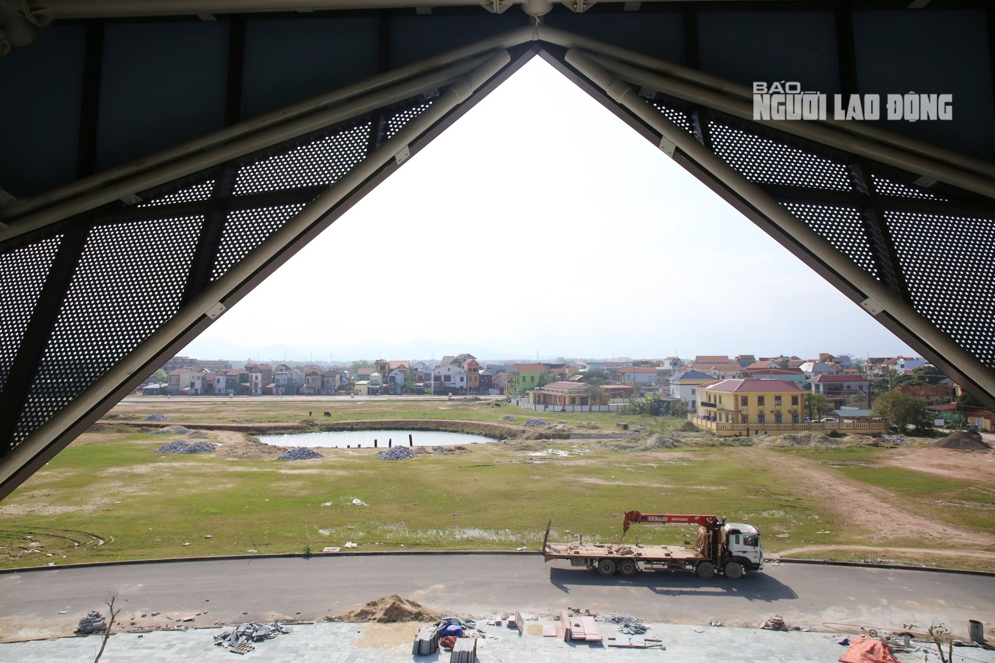 Nhà thi đấu kim cương xanh 340 tỉ đồng tại Quảng Trị thu hút sự chú ý - Ảnh 12.