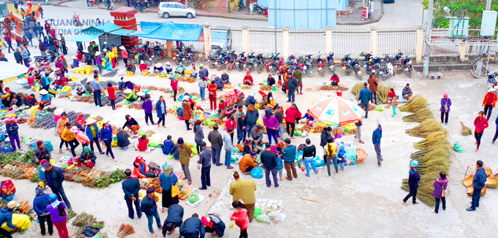 Nhộn nhịp chợ phiên Bình Liêu dịp cuối tuần Nhộn nhịp chợ phiên Bình Liêu dịp cuối tuần