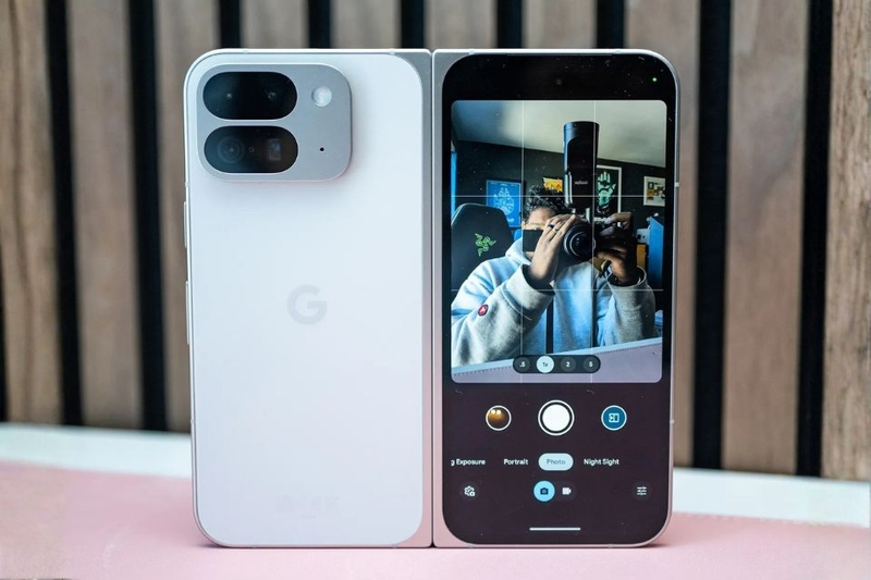 Điện thoại gập camera chụp có đẹp không - hình 4