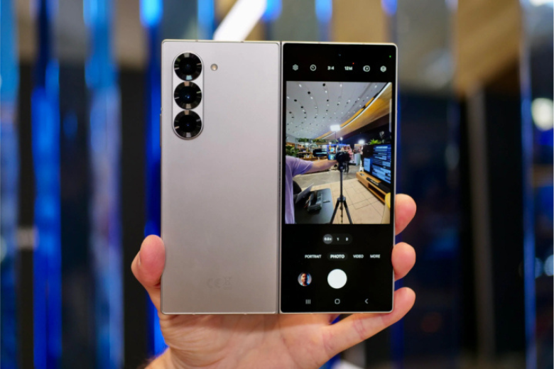 Điện thoại gập pin dùng được bao lâu? Phân tích chi tiết 2 dien-thoai-gap-pin-dung-duoc-bao-lau-2.png