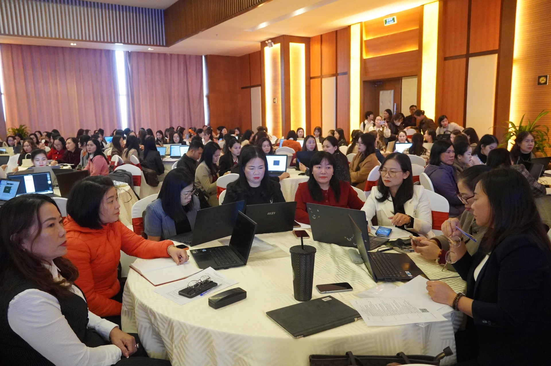 Học viên được thực hành các nội dung tại khoá tập huấn - Ảnh: Nh.V