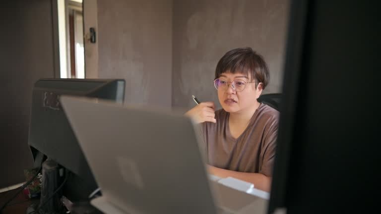 Bỏ mua đồ đắt tiền, chi 14 triệu đi học AI vì sợ thất nghiệp: "Chất lượng thì tệ nhưng có còn hơn không"- Ảnh 2. Bỏ mua đồ đắt tiền, chi 14 triệu đi học AI vì sợ thất nghiệp: "Chất lượng thì tệ nhưng có còn hơn không"- Ảnh 2.