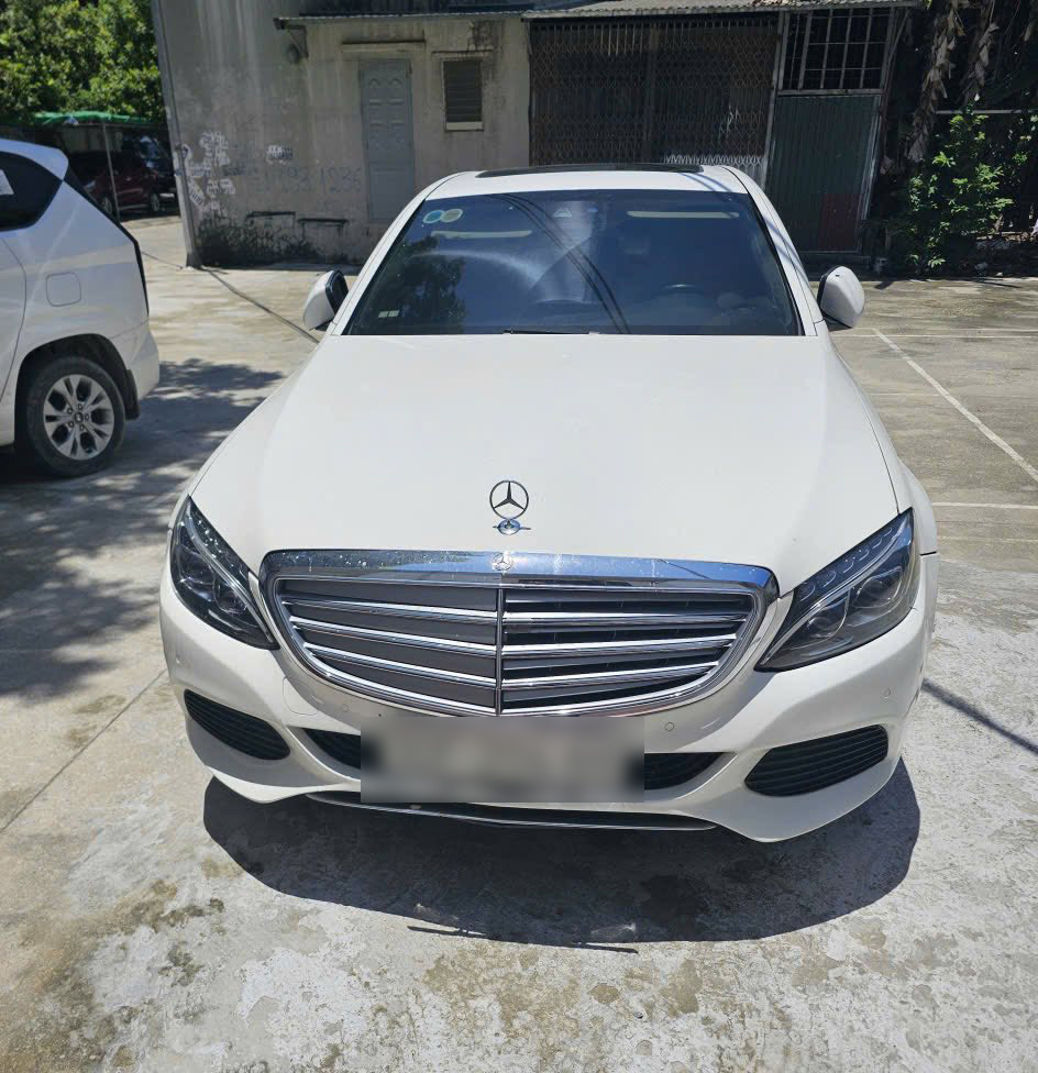 Chiếc Mercedes bị bỏ quên gần 2 năm: Tìm kiếm chủ xe tại Thanh Hóa - Ảnh 1.