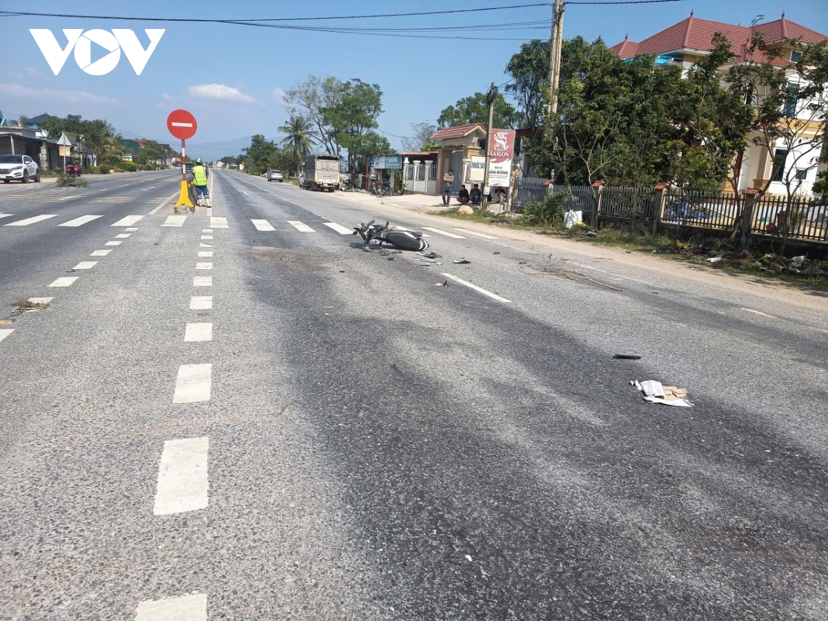 tai nan giao thong tren quoc lo 1a qua quang tri, 3 nguoi bi thuong nang hinh anh 1