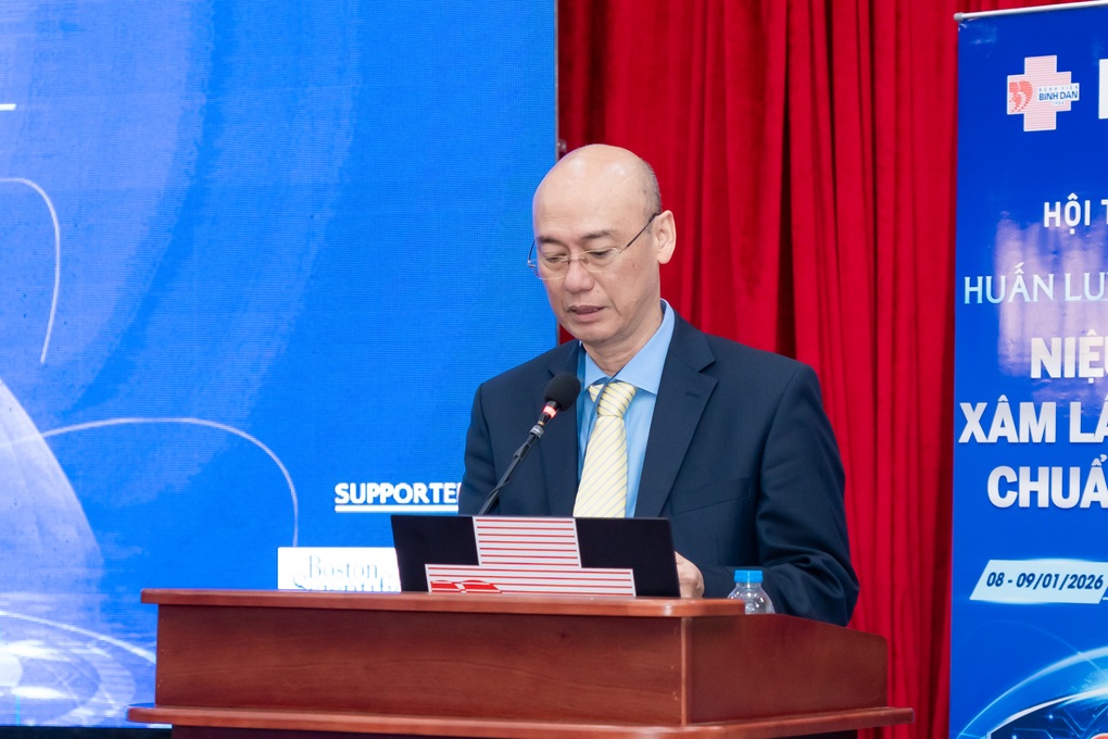 Vì sao Bệnh viện Bình Dân cắt u nguyên khối để điều trị ung thư bàng quang? - 1 Vì sao Bệnh viện Bình Dân cắt u nguyên khối để điều trị ung thư bàng quang? - 1