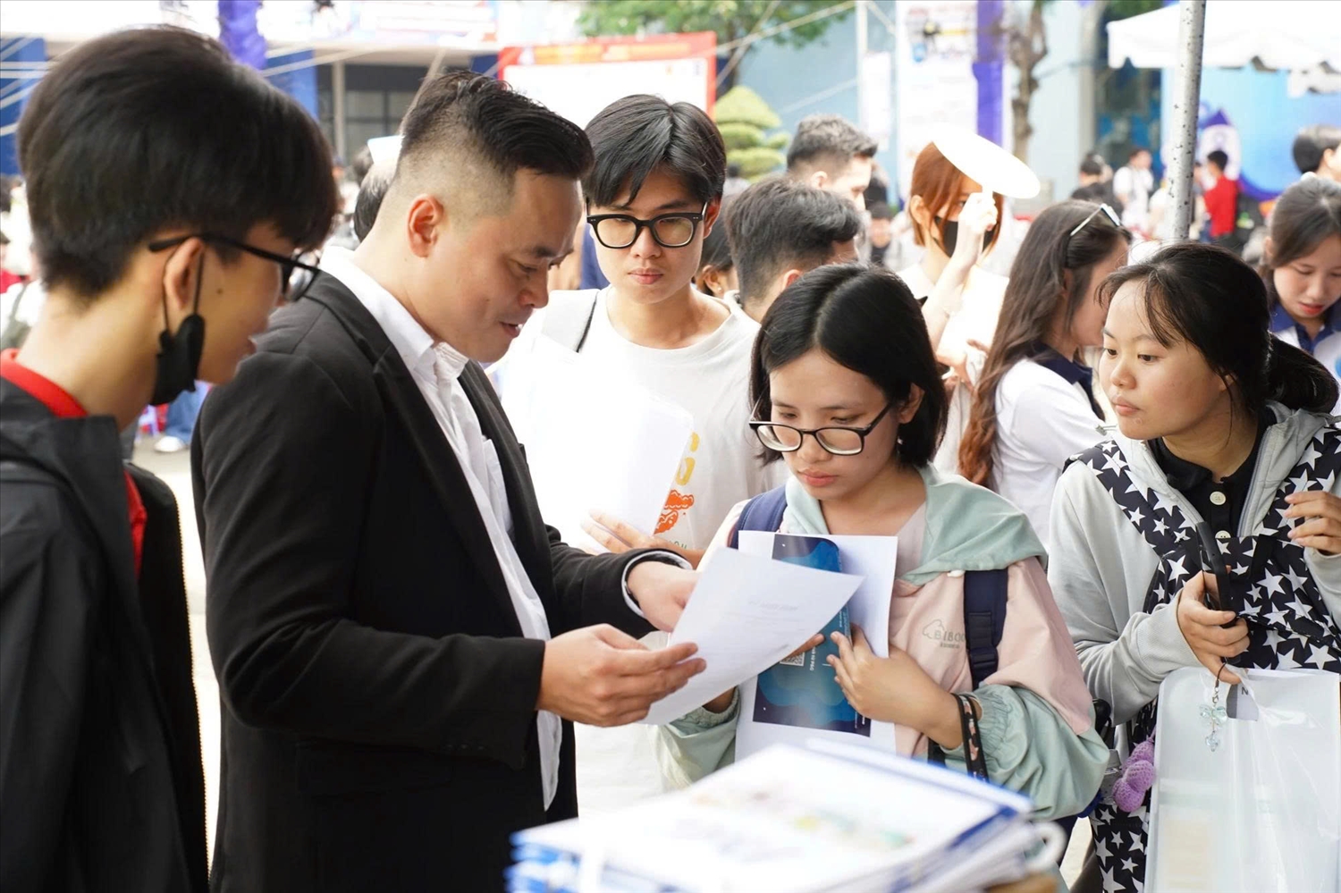 Nhiều trường đại học mở thêm ngành mới liên quan đến công nghệ, AI năm 2026