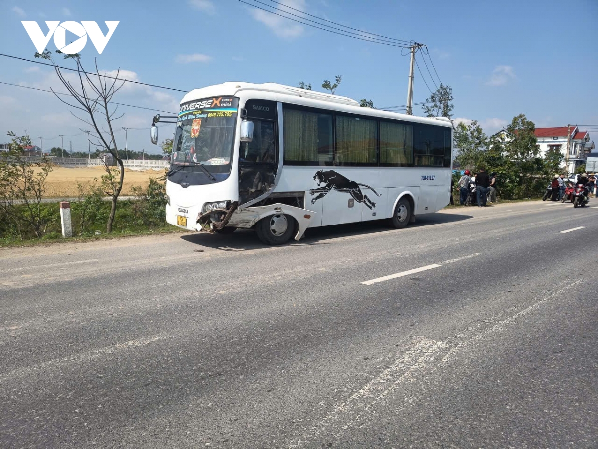 tai nan giao thong tren quoc lo 1a qua quang tri, 3 nguoi bi thuong nang hinh anh 2