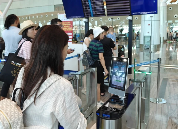 2476195 c2c3adf83b6efab7c77f26b801b576a2