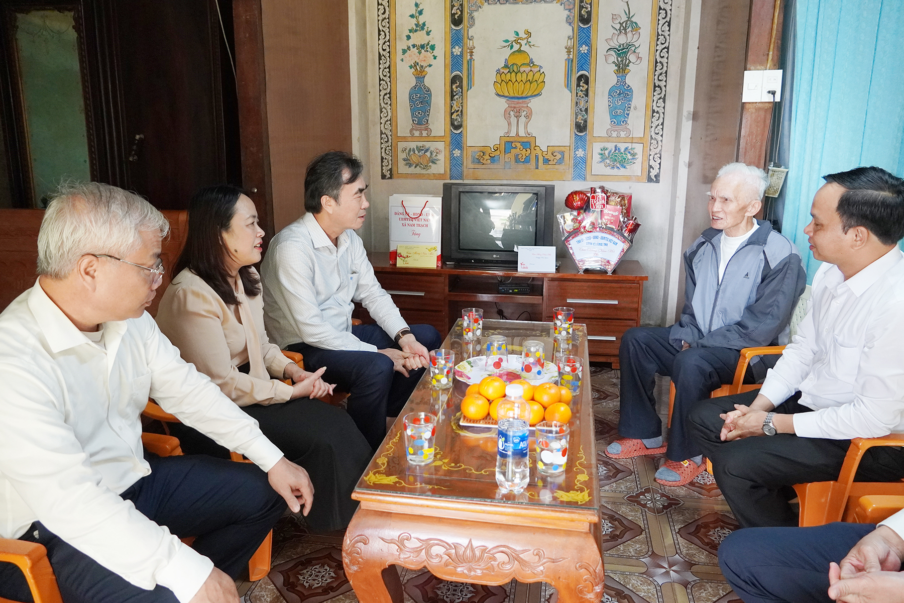 Trưởng ban Tổ chức Tỉnh ủy Nguyễn Lương Bình thăm, chúc Tết các gia đình nguyên lãnh đạo tỉnh, đảng viên cao tuổi và gia đình chính sách 12 85e1ee04 71e0 c466 f3c3 b213d0874689