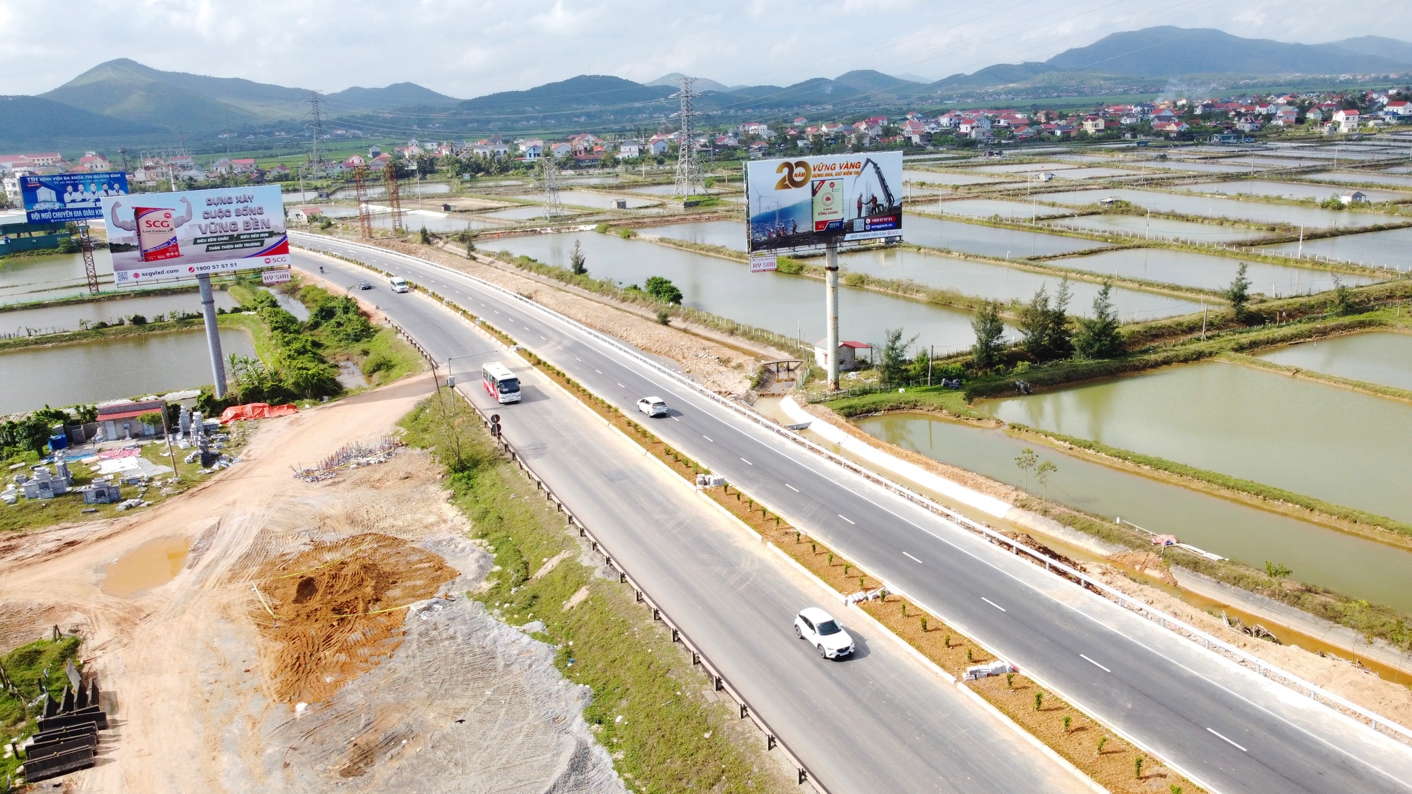 - Ảnh 4. - Ảnh 4.