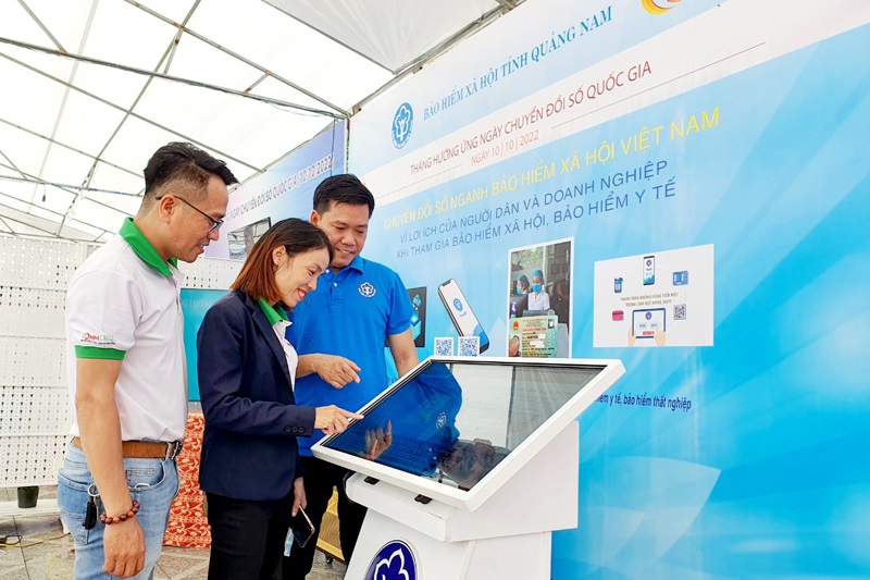 BHXH Việt Nam lấy người dân, doanh nghiệp làm trung tâm phục vụ.