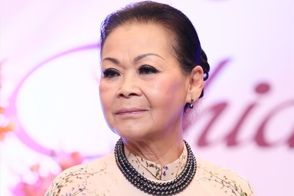 Danh ca Khánh Ly bất ngờ về nước và viếng mộ nhạc sĩ Trịnh Công Sơn 3 danh ca khanh ly khong nhan show xa vi co the bi dot quy lai bat cu luc nao 61107