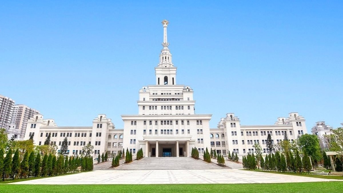 Tỷ phú Phạm Nhật Vượng đào tạo AI miễn phí, trả thêm 8 triệu đồng/tháng cho 500 học viên- Ảnh 1.