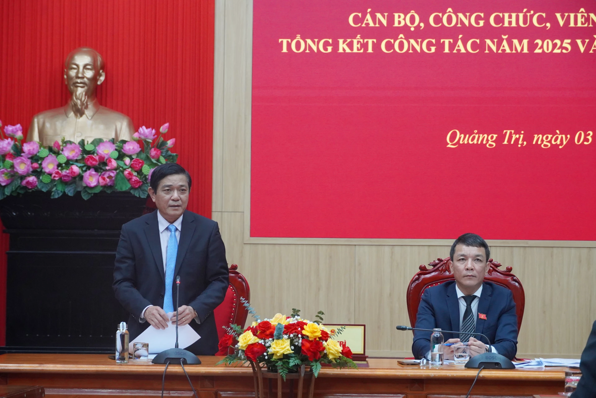 Các đồng chí chủ trì điều hành hội nghị - Ảnh: HL.