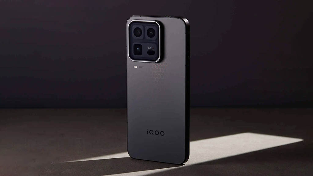 iqoo_15_ultra_005.jpg (47 KB)