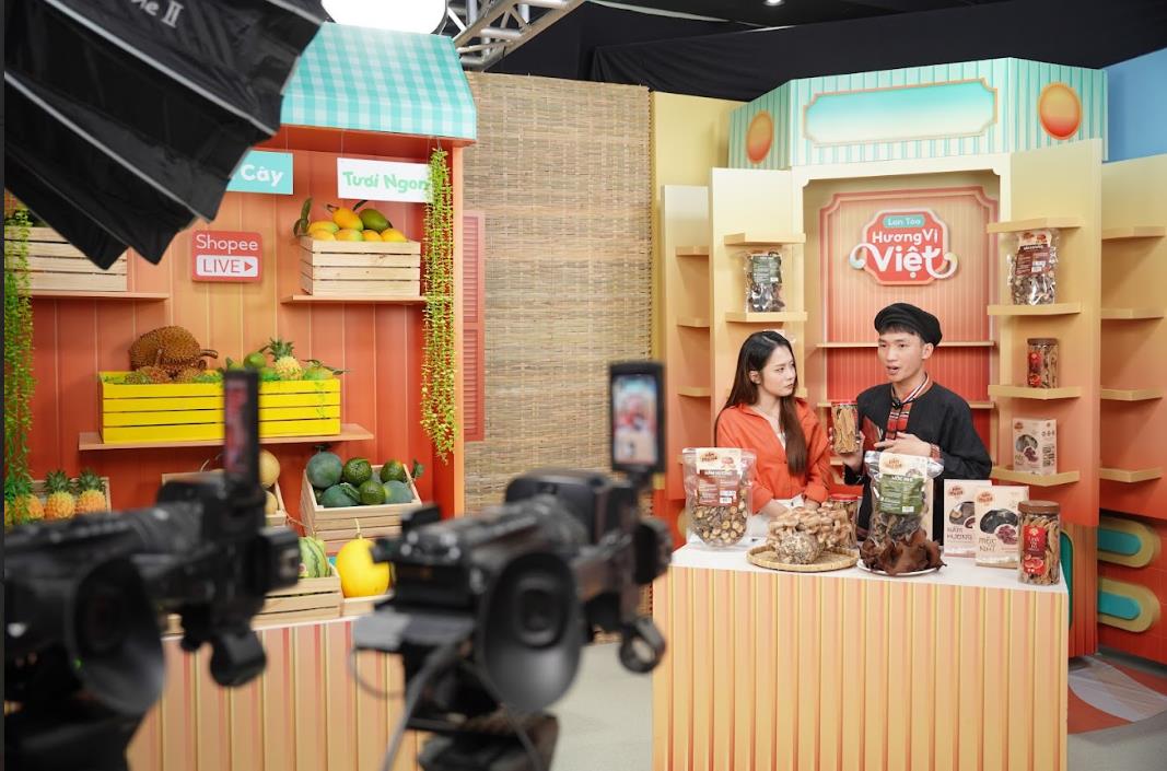 Shopee 2025: nâng tầm trải nghiệm, thúc đẩy tăng trưởng thương mại điện tử - Ảnh 3. Shopee 2025: nâng tầm trải nghiệm, thúc đẩy tăng trưởng thương mại điện tử - Ảnh 3.