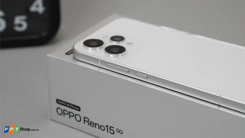 2026 nên mua máy nào? 3 So sánh Oppo Reno15 và iPhone 16 Pro hình 3