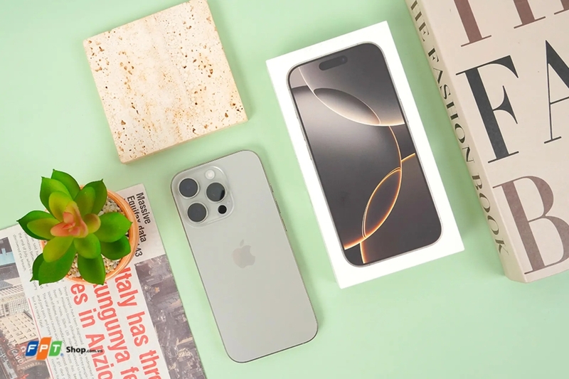 2026 nên mua máy nào? 1 So sánh Oppo Reno15 và iPhone 16 Pro hình 1